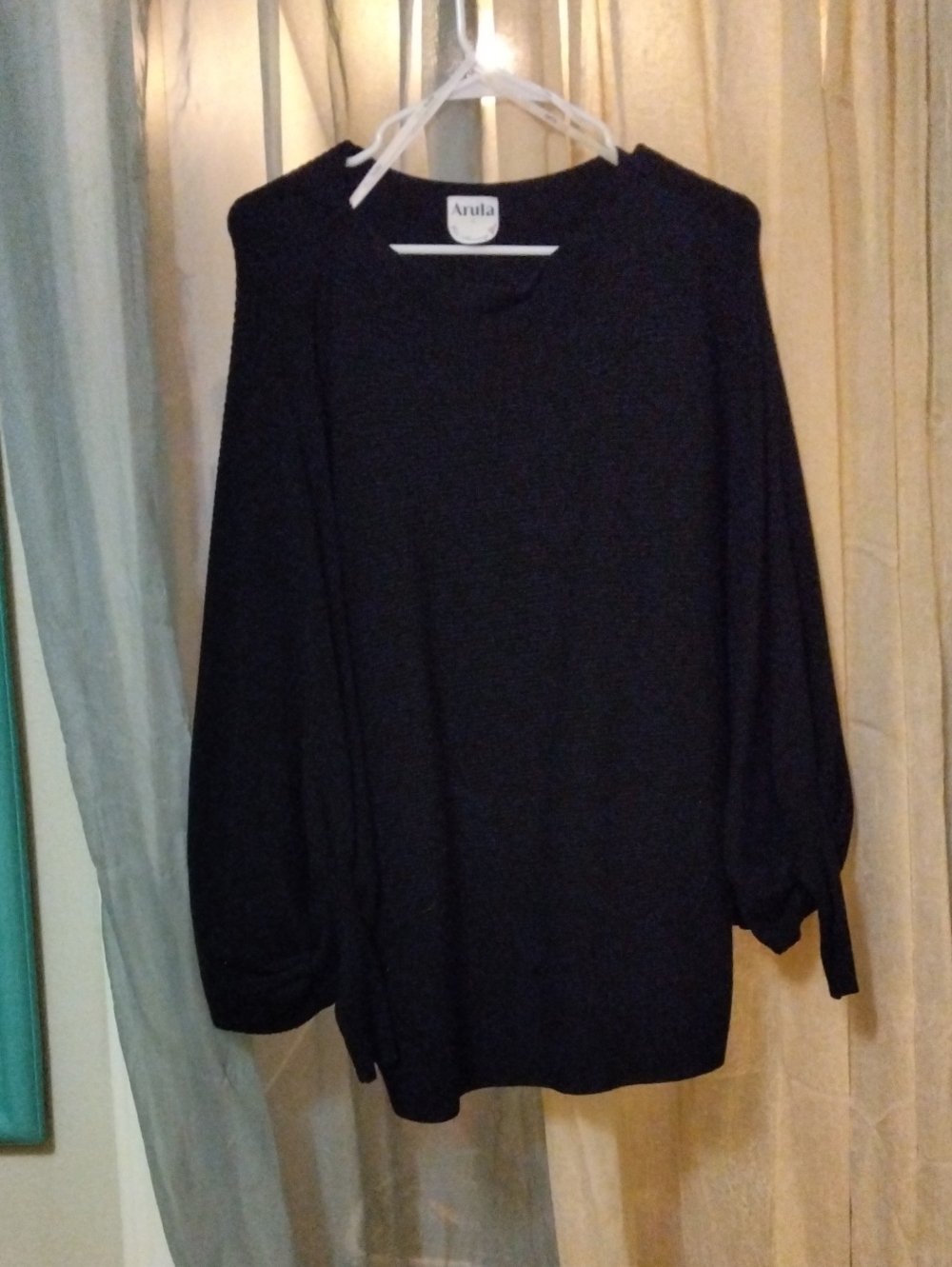 ARULA Black Crewneck Balloon-Sleeve Sweater